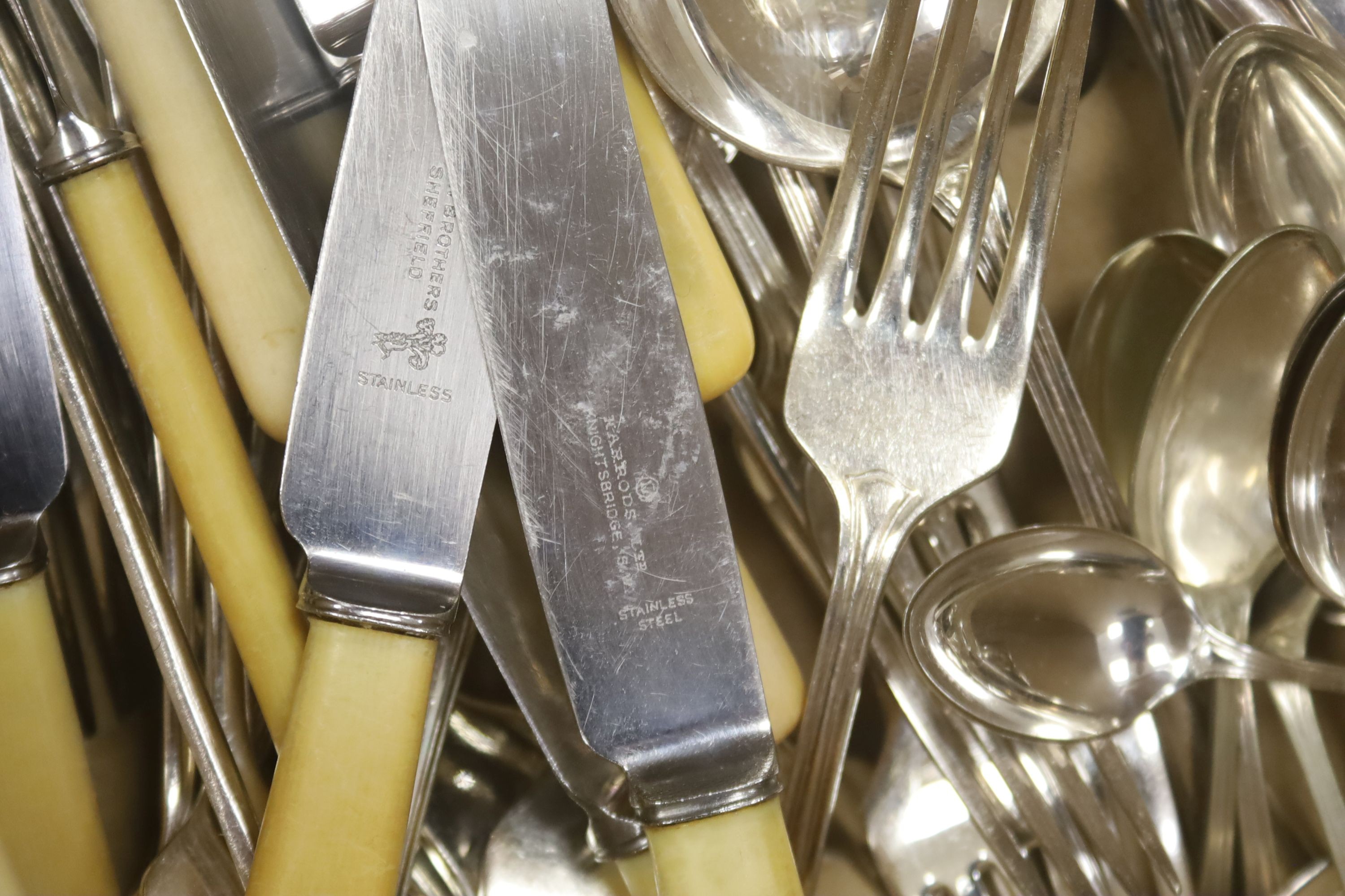 A cased set of 12 Mappin & Webb silver side knives and forks together with other silver plated and other cutlery (qty)